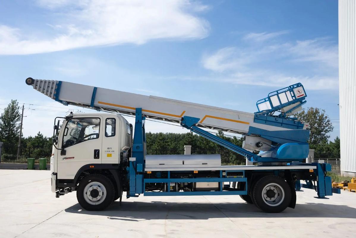 阜平县云梯上料车租赁费用