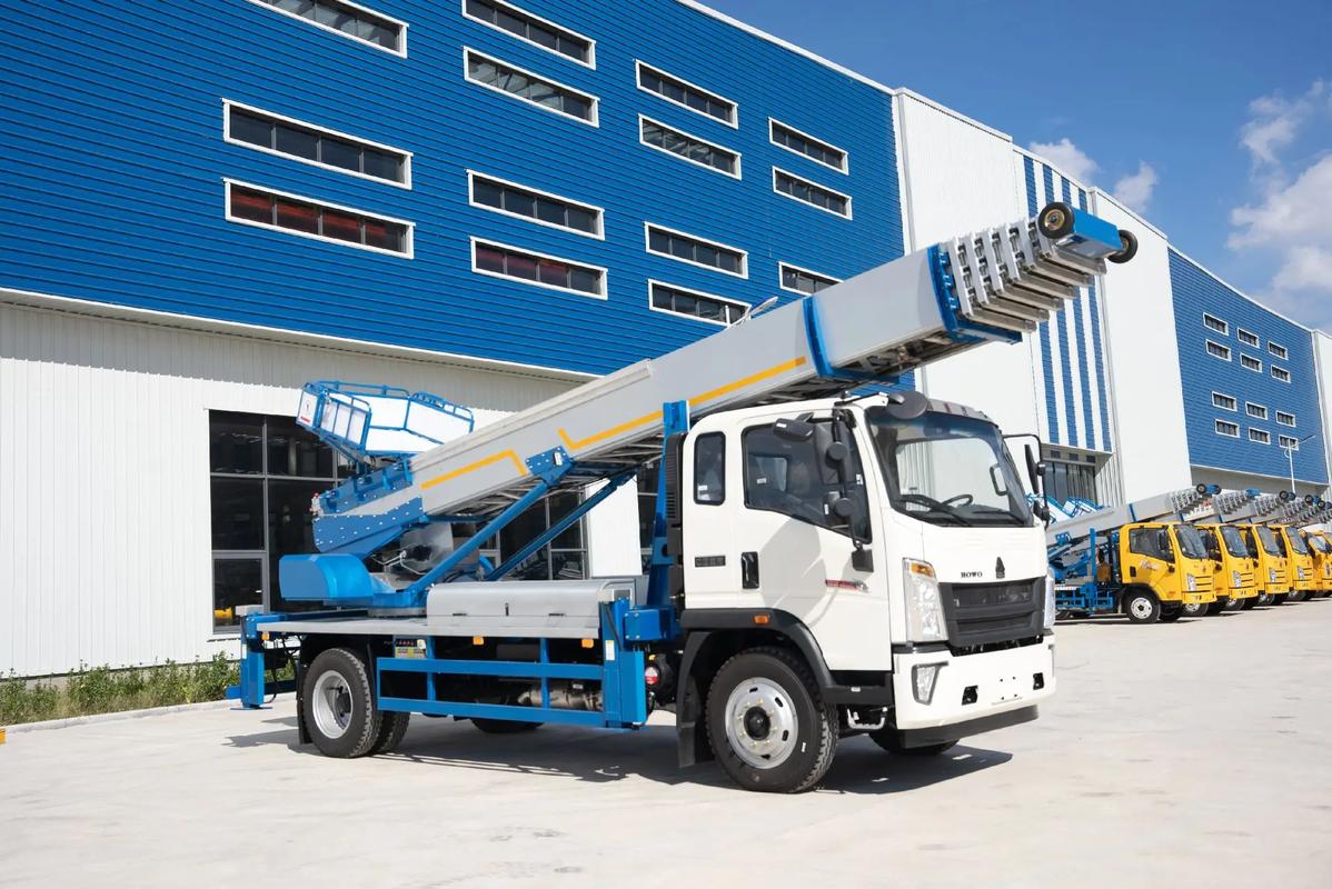 阜平县出租云梯车高空作业车 建筑垃圾搬运