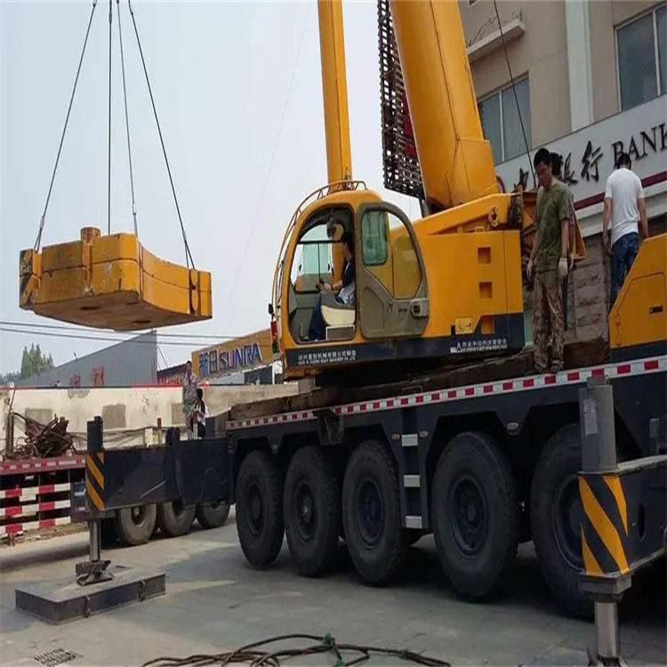 阜平县当地吊车出租|机器吊装|75吨|工厂搬迁服务